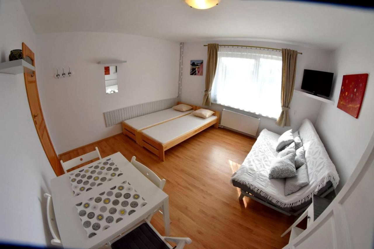 Pokoje Goscinne Ewela Łeba Exterior foto